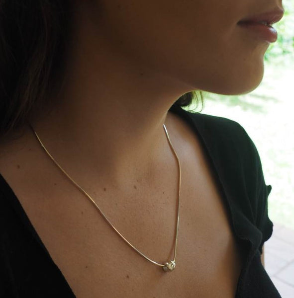 Single gold bead necklace online
