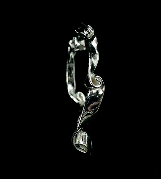 Curling ndoro bangle
