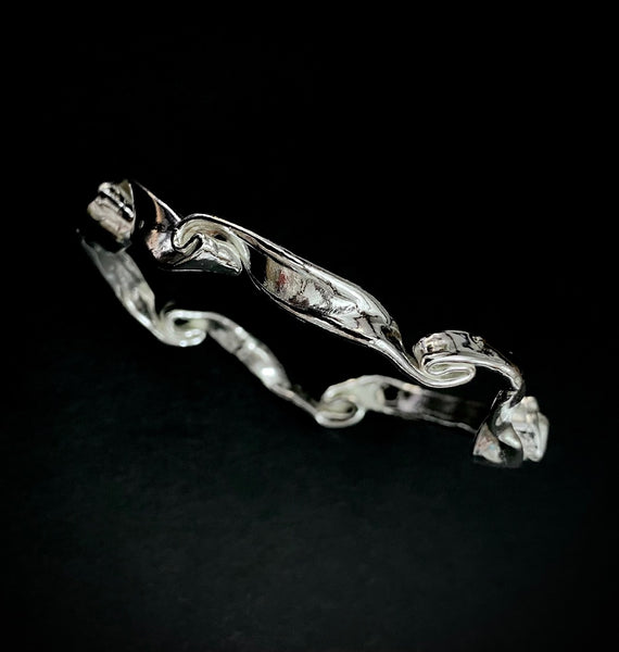 Curling ndoro bangle