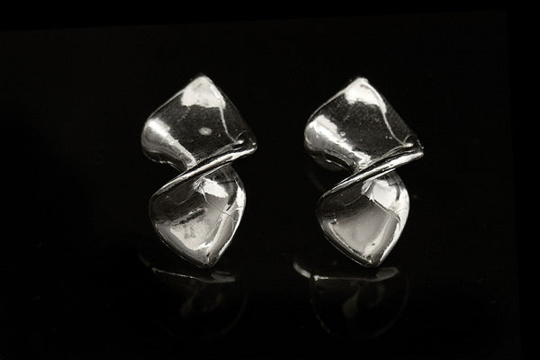 The Twist Earrings Bold