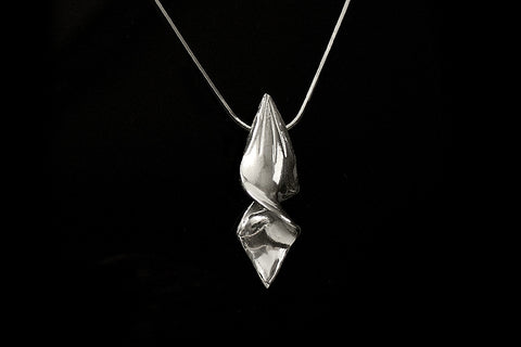 The Twist Small Pendant